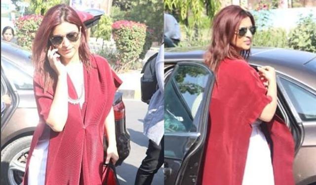 Parineeti Chopra at the airport after attending Priyanka Chopra’s wedding. (Viral Bhayani)
