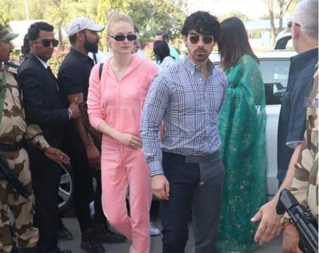 Sophie Turner and Joe Jonas at the airport. (Viral Bhayani)