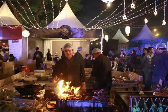 Pork chops in the making at the stall of Dragon Wagon at the HT Palate Fest 2017. (AMAL KS /HT PHOTO)