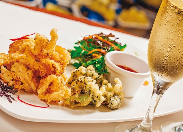 Champagne goes well with most dishes, but not with meat (Shutterstock)