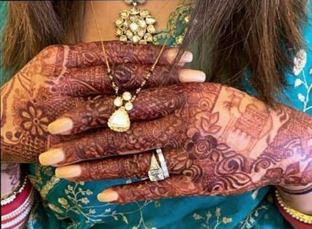 Designer Sabyasachi shared a picture of Priyanka’s mangalsutra in his Instagram stories. (Sabyasachi Mukherjee)
