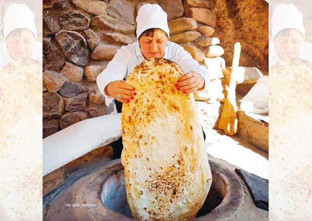 Local bread being made at a bakery near the Temple of Garni (Ajit Pal Singh) Local bread being made at a bakery near the Temple of Garni (Ajit Pal Singh)