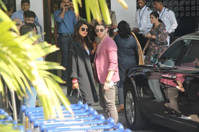 Priyanka and Nick pose for the photographers. (Viral Bhayani) Priyanka and Nick pose for the photographers. (Viral Bhayani)