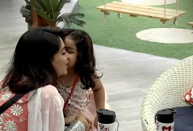 Deepika Kakar Ibrahim with Sreesanth’s daughter. Deepika Kakar Ibrahim with Sreesanth’s daughter.