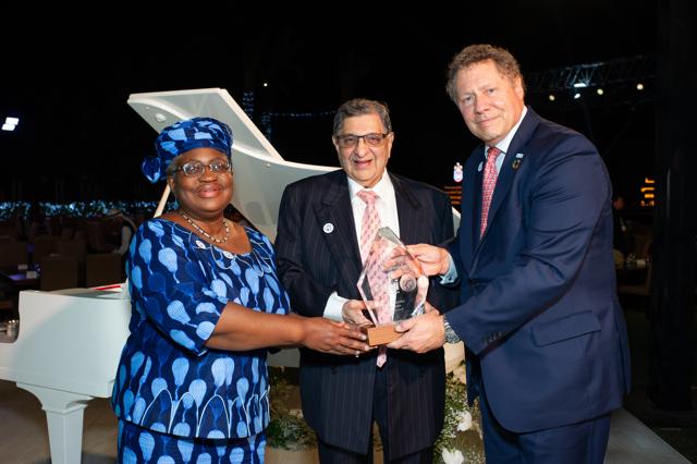 Dr Cyrus Poonawalla (centre) received the award in Abu Dhabi. (HT Photo) Dr Cyrus Poonawalla (centre) received the award in Abu Dhabi. (HT Photo)