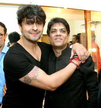 Sonu Nigam with Saurabh Daftary