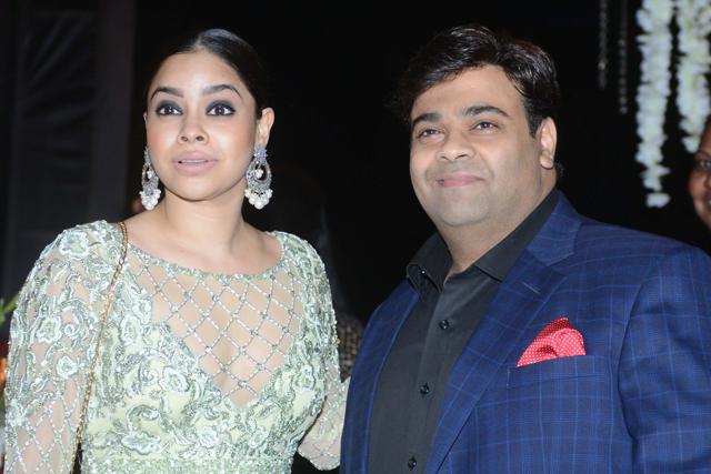 Kiku Sharda (R) and actress Sumona Chakravarti (L) attends the wedding reception party of Kapil Sharma and Ginni Chatrath at a hotel in Amritsar. (Photo by NARINDER NANU / AFP) (AFP)