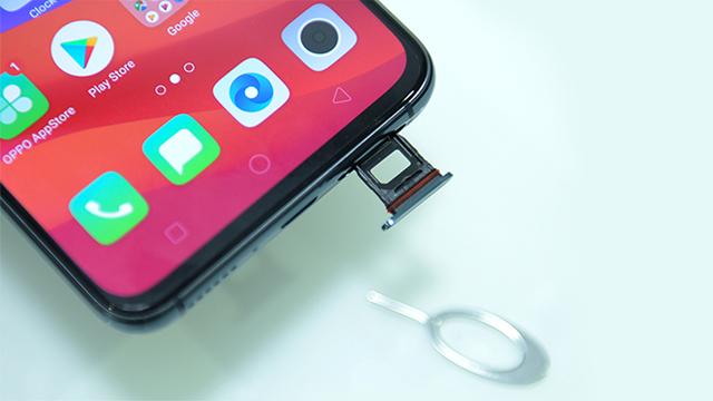 Another design choice that has probably never been seen before is the SIM tray, wherein both SIM cards go back-to-back on either side of the tray. (HT Brand Studio) Another design choice that has probably never been seen before is the SIM tray, wherein both SIM cards go back-to-back on either side of the tray. (HT Brand Studio)