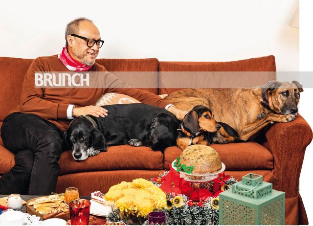 David Abraham with (from left) Satchmo, Indie and Mocha (Shivamm Paathak) David Abraham with (from left) Satchmo, Indie and Mocha (Shivamm Paathak)