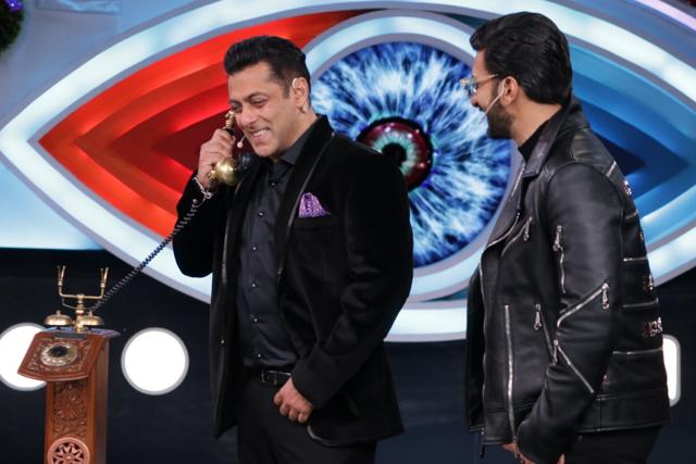 Salman Khan have some fun on Bigg Boss 12 Weekend Ka Vaar episode. Salman Khan have some fun on Bigg Boss 12 Weekend Ka Vaar episode.