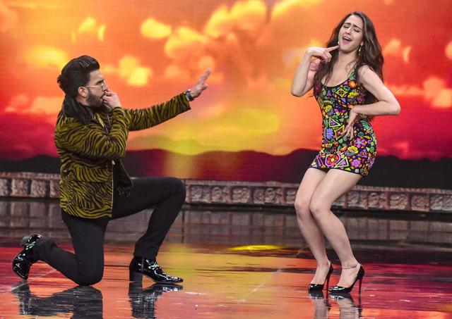 Ranveer Singh and Sara Ali Khan perform during promotion of their film Simmba on the sets of a TV reality show. (PTI) Ranveer Singh and Sara Ali Khan perform during promotion of their film Simmba on the sets of a TV reality show. (PTI)