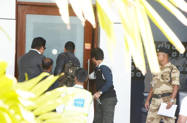 Shah Rukh Khan at a private airport. Shah Rukh Khan at a private airport.