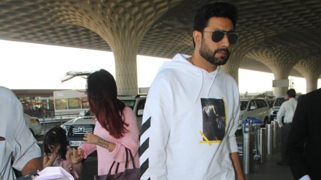 Actor Abhishek Bachchan was spotted with Aishwarya Rai and daughter Aaradhya at the airport Actor Abhishek Bachchan was spotted with Aishwarya Rai and daughter Aaradhya at the airport