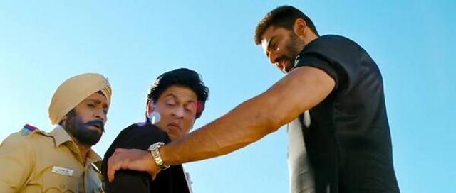 Mukesh Tiwari, Shah Rukh Khan and Nikitin Dheer in Chennai Express. Mukesh Tiwari, Shah Rukh Khan and Nikitin Dheer in Chennai Express.
