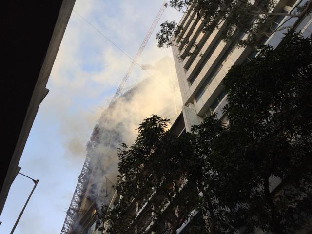 Fire at under-construction building near Mumbai’s Kamala Mills (HT Photo)