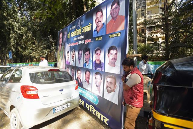 After the issue was raised by HT action against the illegal hoarding on Dhole Patil road. (Pratham Gokhale/HT Photo)