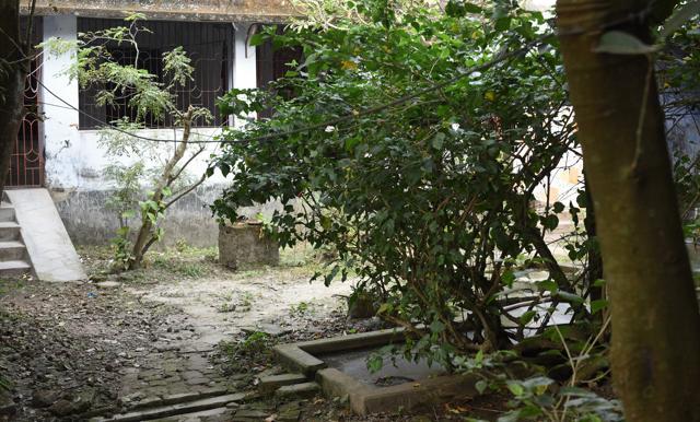 A glimpse of the house in Boral where much of Pather Panchali was shot. (Arijit Sen/HT Photo) A glimpse of the house in Boral where much of Pather Panchali was shot. (Arijit Sen/HT Photo)