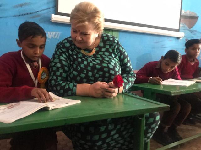 Solberg pulled a chair and sat next to Himanshu. (HT Photo)