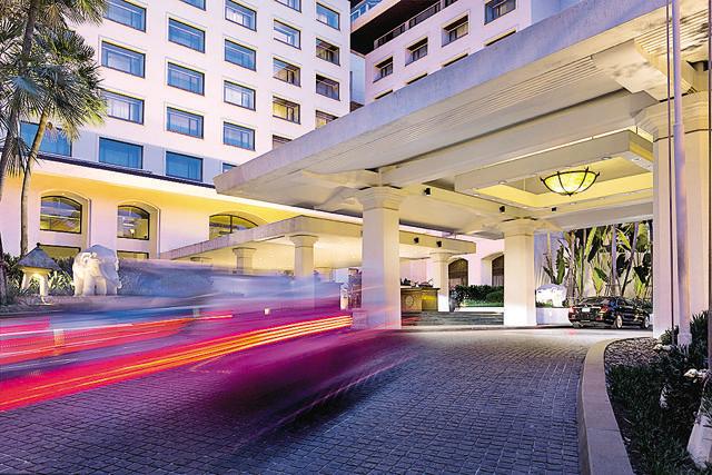 The Anantara Siam was built as The Peninsula, Bangkok, became The Regent, turned into The Four Seasons, is now part of Anantara and still flourishes! The Anantara Siam was built as The Peninsula, Bangkok, became The Regent, turned into The Four Seasons, is now part of Anantara and still flourishes!