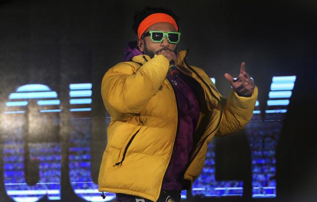 Ranveer Singh performs during the trailer launch of his upcoming film Gully Boy in Mumbai. (AP) Ranveer Singh performs during the trailer launch of his upcoming film Gully Boy in Mumbai. (AP)