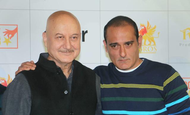 Anupam Kher and Akshaye Khanna at the trailer launch of film The Accidental Prime Minister. (PTI)