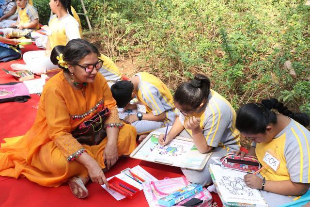 Shabana Azmi at an art event for kids.