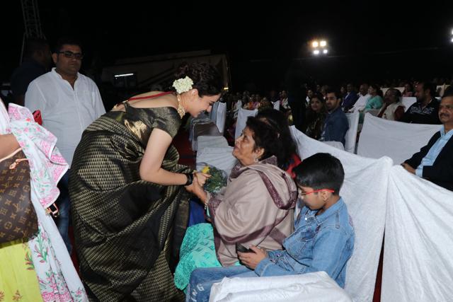 Kangana Ranaut with Saroj Khan. (Viral Bhayani)
