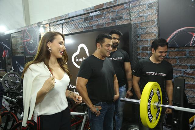 Salman Khan and Iulia Vantur at an event. (Viral Bhayani)
