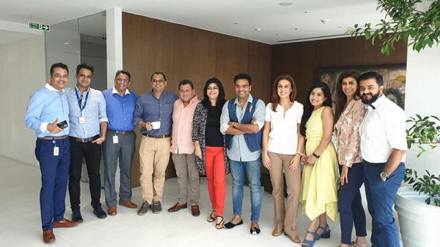 Kunal Vijayakar (fifth from left) and Tanya Dubash (fourth from right) with the other guests at lunch. (HT Photo)