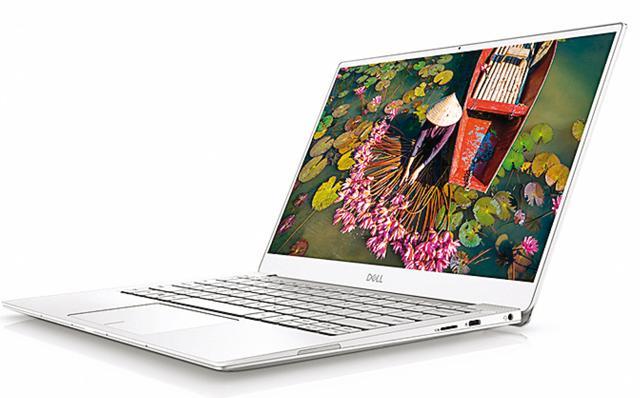 The new XPS has a thin webcam that is placed at the top where it should be The new XPS has a thin webcam that is placed at the top where it should be