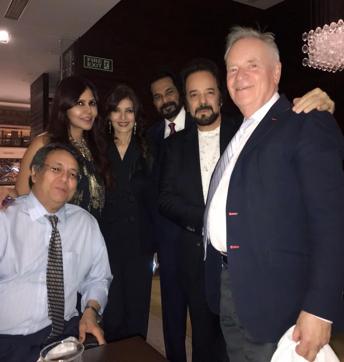(From left) Jammy JamVwal, Nisha JamVwal, Sonu Walia, Vineet Sharma, Akbar Khan and Lord Jeffrey Archer. (HT Photo)