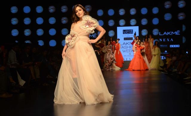 Yami Gautam walks the ramp at the Lakme Fashion Week (LFW) Summer/Resort 2019 in Mumbai. (IANS) (IANS) Yami Gautam walks the ramp at the Lakme Fashion Week (LFW) Summer/Resort 2019 in Mumbai. (IANS) (IANS)