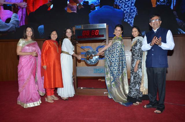 Ankita Lokhande and Kangana Ranaut at Bombay Stock Exchange. (Varinder Chawla) Ankita Lokhande and Kangana Ranaut at Bombay Stock Exchange. (Varinder Chawla)