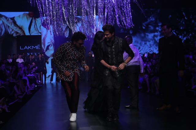 Ranveer Singh and Anil Kapoor shake a leg. (Varinder Chawla) Ranveer Singh and Anil Kapoor shake a leg. (Varinder Chawla)
