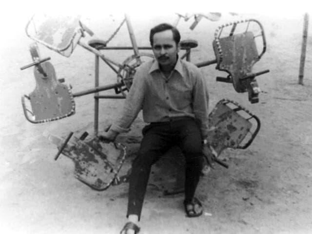 After working at the Weavers’ Service Centre, Barwe would spend his evenings painting in his studio apartment. (Bodhana Arts and Research Foundation) After working at the Weavers’ Service Centre, Barwe would spend his evenings painting in his studio apartment. (Bodhana Arts and Research Foundation)