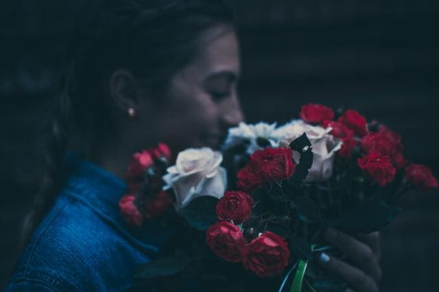 Valentines Day 2019: In 1913, Valentine’s Day changed forever when Hallmark started the mass production of Valentine’s Day cards. (Unsplash)