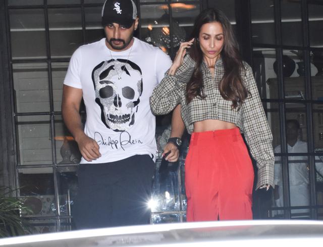 Arjun Kapoor and Malaika Arora spotted together in Mumbai. (Varinder Chawla) Arjun Kapoor and Malaika Arora spotted together in Mumbai. (Varinder Chawla)