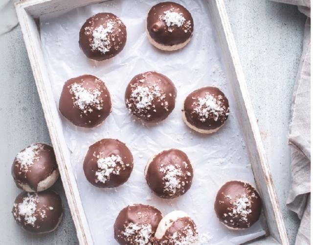 Chocolate coconut cookies