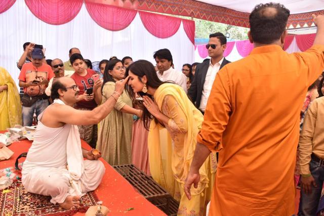 Katrina Kaif at Anurag Basu’s puja. (Varinder Chawla) Katrina Kaif at Anurag Basu’s puja. (Varinder Chawla)