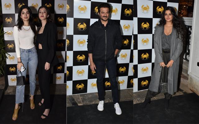 Khushi Kapoor, Shanaya Kapoor, Anil Kapoor and Rhea Kapoor at a restaurant. (Varinder Chawla) Khushi Kapoor, Shanaya Kapoor, Anil Kapoor and Rhea Kapoor at a restaurant. (Varinder Chawla)