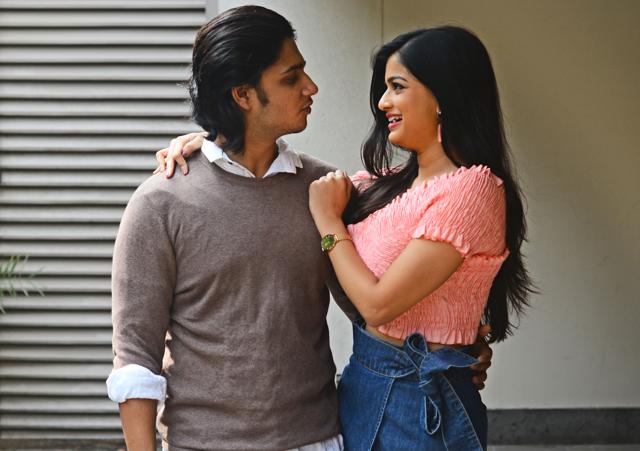 Abhinay Berde and Hemal Ingle, pose for a picture in Pune, India (Shankar Narayan/HT PHOTO)