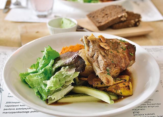 Lamb with vegetables and carrot-mustard sauce at Põhjaka Mois (Saubhadra Chatterji)