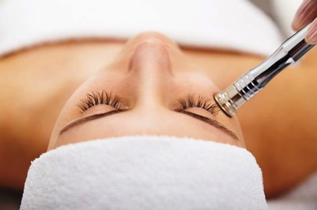Mesotherapy is done by injecting bioactive substances just below the skin to result in skin rejuvenation, tightening, etc. (Shutterstock) Mesotherapy is done by injecting bioactive substances just below the skin to result in skin rejuvenation, tightening, etc. (Shutterstock)
