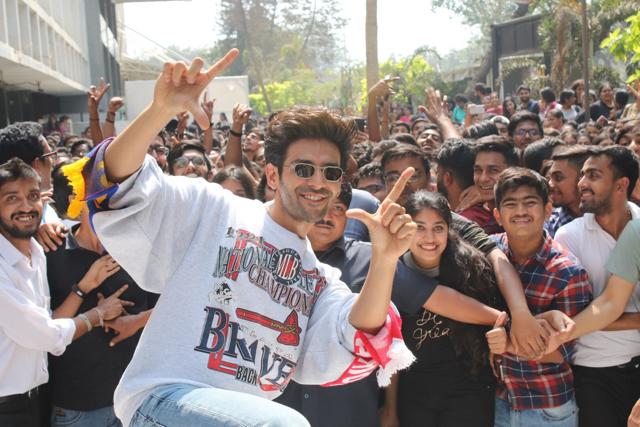 Actor Kartik Aaryan at the launch of Luka Chuppi’s new song at Mumbai's Mithibai College. (IANS) Actor Kartik Aaryan at the launch of Luka Chuppi’s new song at Mumbai's Mithibai College. (IANS)