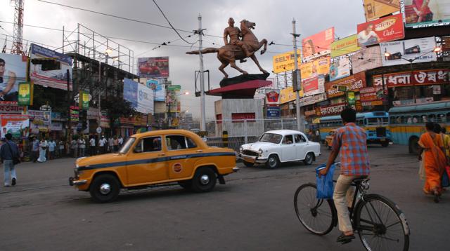 The Hungry Roads walk in Kolkata starts at Shyambazaar, where you can try vegetarian Bengali treats (yes, there are such things). The Hungry Roads walk in Kolkata starts at Shyambazaar, where you can try vegetarian Bengali treats (yes, there are such things).