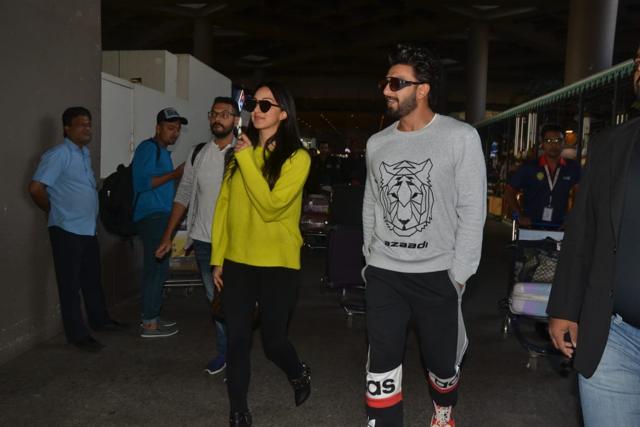 Kiara Advani with Ranveer Singh at the Mumbai airport. Kiara Advani with Ranveer Singh at the Mumbai airport.