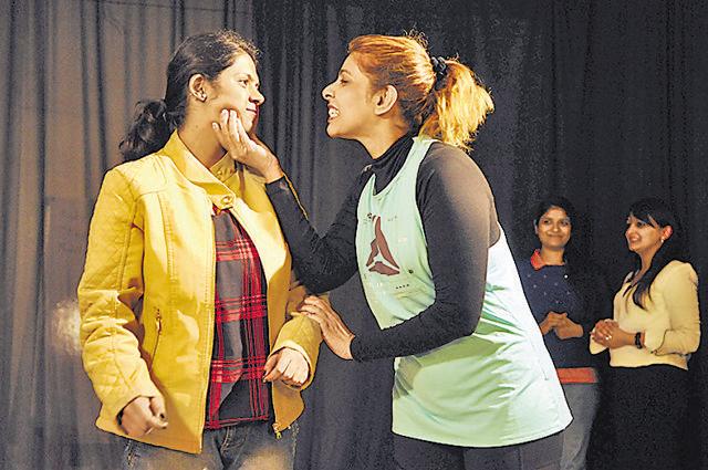 Niti Singh (R) and Srishti Chhabra, artists of Merry Go Round Entertainment theatre group during rehearsal of a play. (Parveen Kumar/Hindustan Times) Niti Singh (R) and Srishti Chhabra, artists of Merry Go Round Entertainment theatre group during rehearsal of a play. (Parveen Kumar/Hindustan Times)