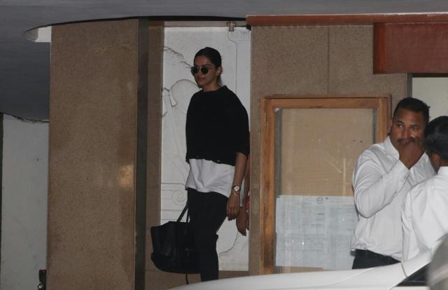 Deepika Padukone spotted at a saloon. (Varinder Chawla) Deepika Padukone spotted at a saloon. (Varinder Chawla)