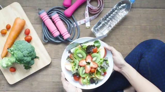 The study is the first to quantify the amount of time that dietary self-monitoring actually takes for those who successfully shed those extra kilos. (Unsplash)