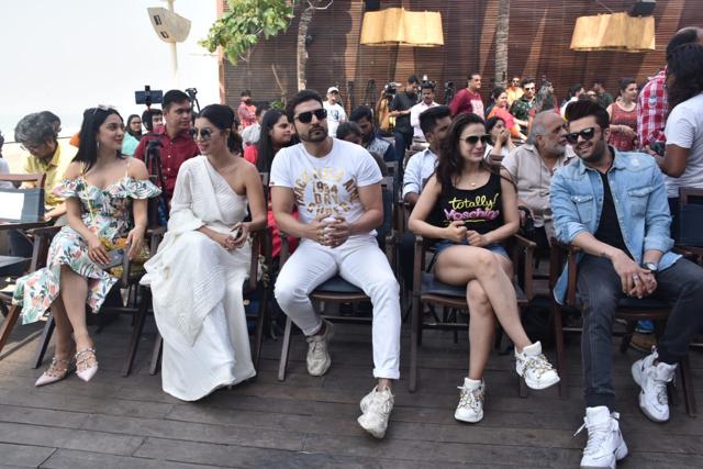Kiara Advani with Debina Bonnerjee and Gurmeet Chaudhary, Ameesha Patel and Maniesh Paul. (Varinder Chawla) Kiara Advani with Debina Bonnerjee and Gurmeet Chaudhary, Ameesha Patel and Maniesh Paul. (Varinder Chawla)